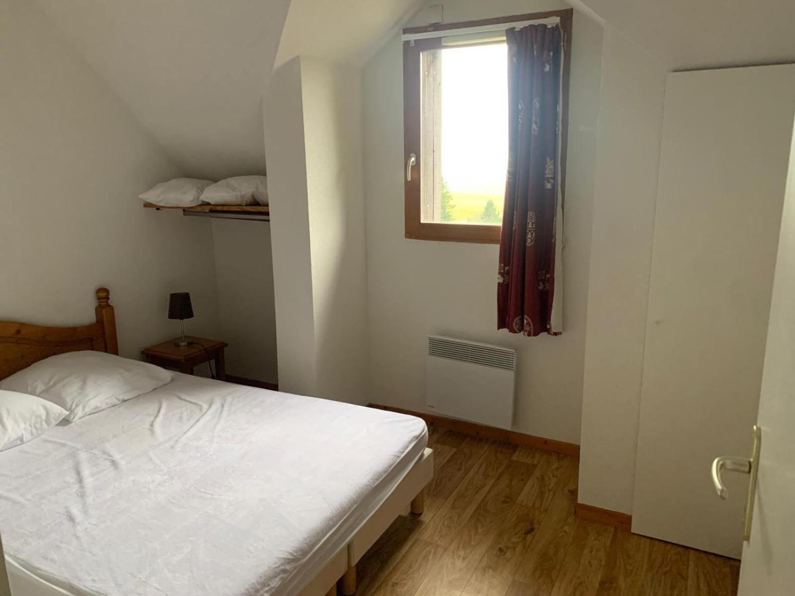 Appartement Dans Residence Bois De La Reine, Besse Et Saint Anastaise Exterior foto